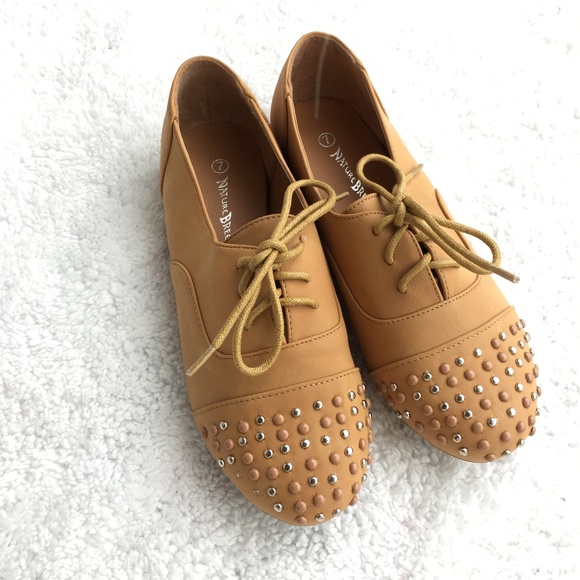 Nature Breeze Shoes - NWOT Nature Breeze Flats Size 7 Tan Studded